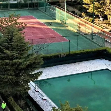Luxus P4t Family 3 Bedroom With Pool, Tennis Court And Sauna アパート *