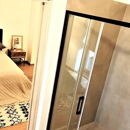 アパート Luxus P4t Family 3 Bedroom With Pool, Tennis Court And Sauna ブリンディジ