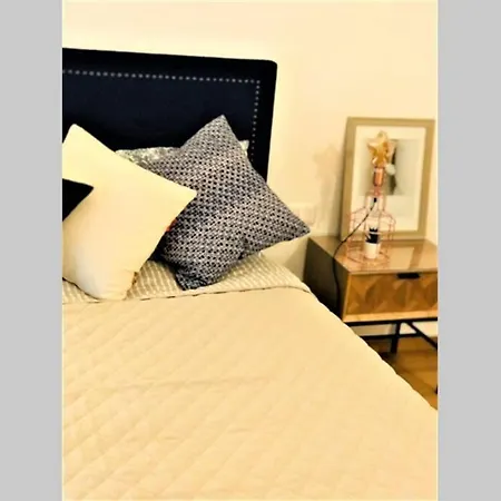 Luxus P4t Family 3 Bedroom With Pool, Tennis Court And Sauna