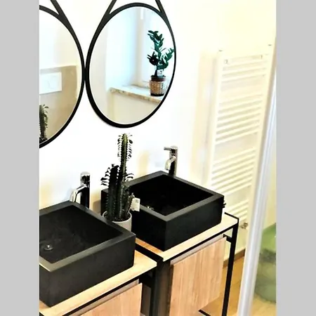 アパート Luxus P4t Family 3 Bedroom With Pool, Tennis Court And Sauna ブリンディジ
