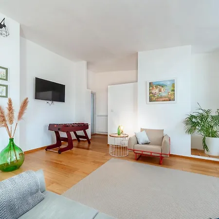 Luxus P4t Family 3 Bedroom With Pool, Tennis Court And Sauna